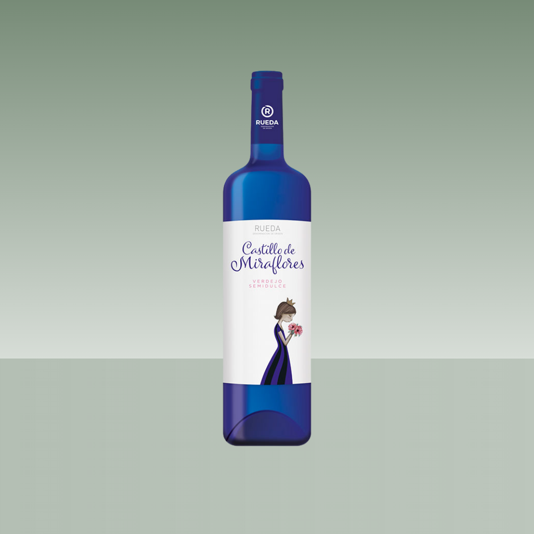 Botella de vino blanco Castillo de Miraflores Verdejo Semidulce, D.O. Rueda, con botella azul, cápsula a juego y etiqueta ilustrada con figura femenina, presentada sobre fondo neutro verde suave.