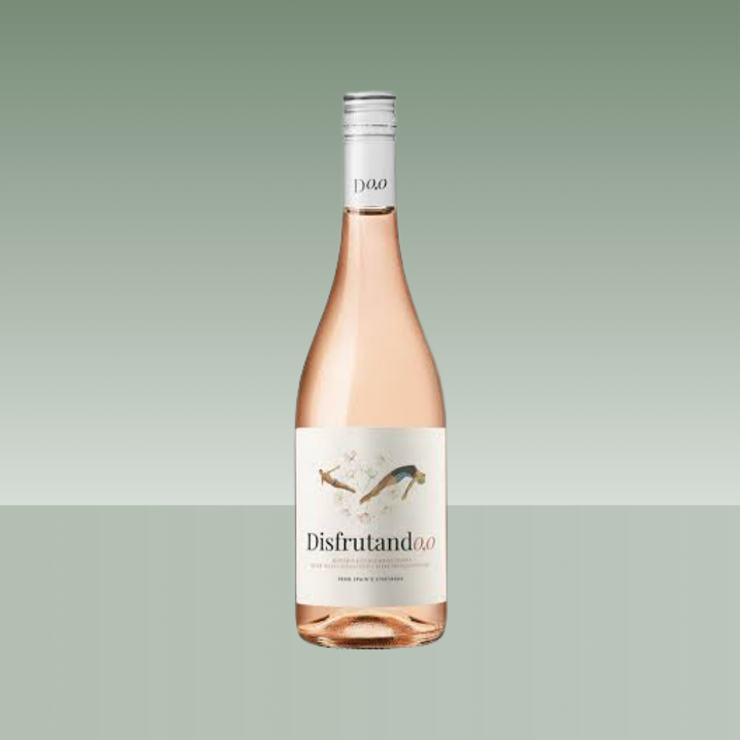 Botella de vino rosado Disfrutandoo, con etiqueta ilustrada y cápsula blanca, presentada sobre fondo neutro.