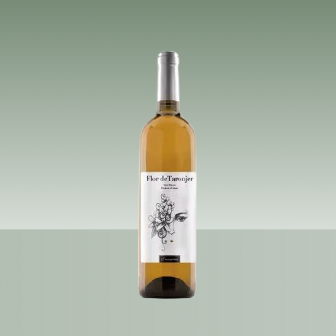 Botella de vino blanco Flor de Taronjer, vidrio transparente con vino de tono dorado claro, cápsula plateada y etiqueta blanca con ilustración floral en negro.
