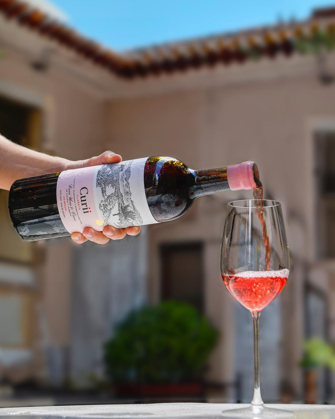 ¿Qué es un vino clarete? Descubre su historia y cómo se elabora