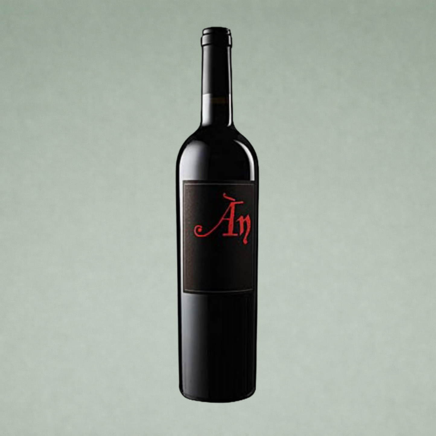 Vino tinto Ànima Negra botella sobre fondo verde