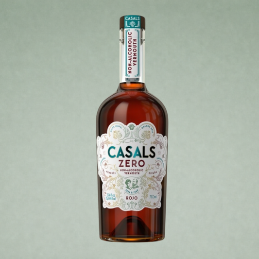 Casals Zero vermut sin alcohol rojo botella con etiqueta decorada