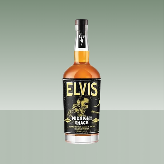 Botella de Elvis Midnight Snack Peanut Butter Banana & Bacon Flavored Whiskey 700 ml con etiqueta negra ilustrada.