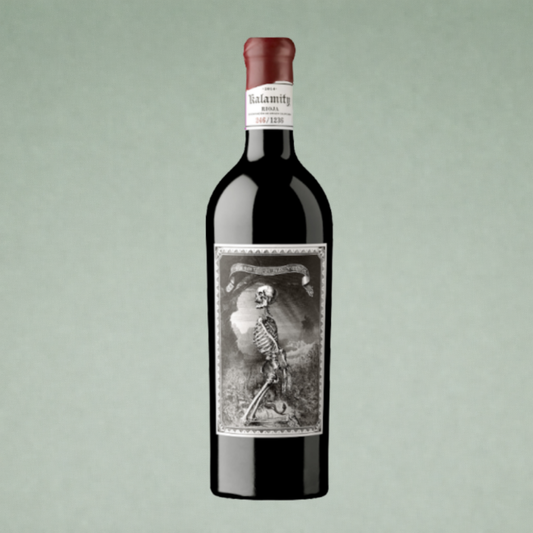 Vino tinto Kalamity 2024 Oxer Wines Rioja botella sobre fondo verde
