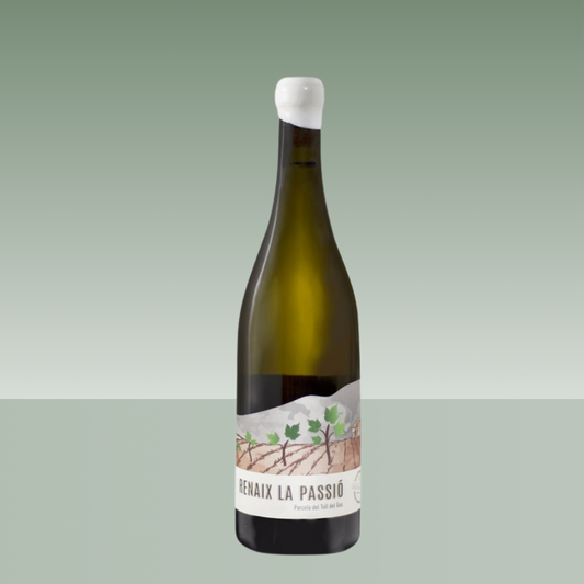 Botella de vino blanco Renaix la Passió con cápsula blanca y etiqueta ilustrada con viñedos, presentada sobre fondo neutro.
